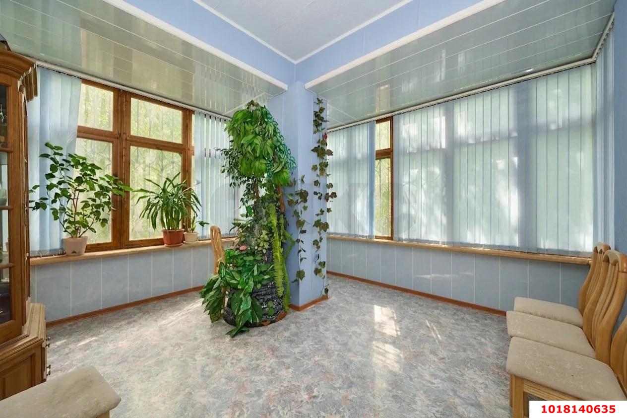Фото №20: 4-комнатная квартира 144&nbsp;м², 2/6&nbsp;эт. - Краснодар, Карасунский внутригородской округ, мкр. Черёмушки, ул. Селезнёва, 212