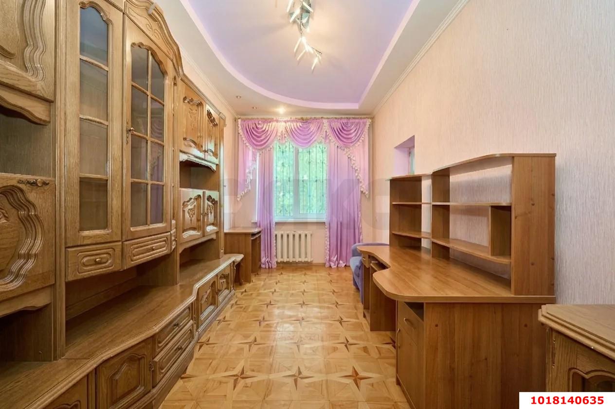 Фото №13: 4-комнатная квартира 144&nbsp;м², 2/6&nbsp;эт. - Краснодар, Карасунский внутригородской округ, мкр. Черёмушки, ул. Селезнёва, 212