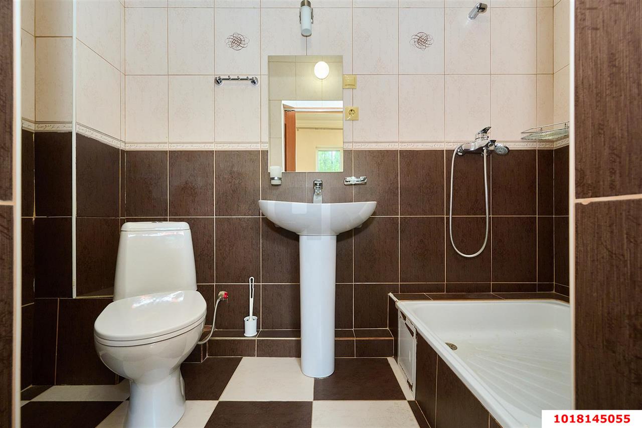 Фото №13: Отдельное здание 470&nbsp;м², 4/4&nbsp;эт. - Краснодар, Центральный внутригородской округ, мкр. Дубинка, ул. Черноморская, 47