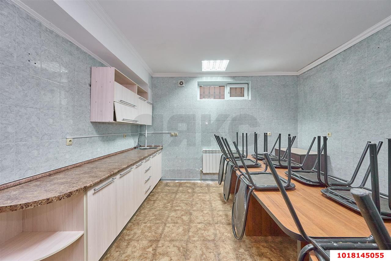 Фото №29: Отдельное здание 470&nbsp;м², 4/4&nbsp;эт. - Краснодар, Центральный внутригородской округ, мкр. Дубинка, ул. Черноморская, 47