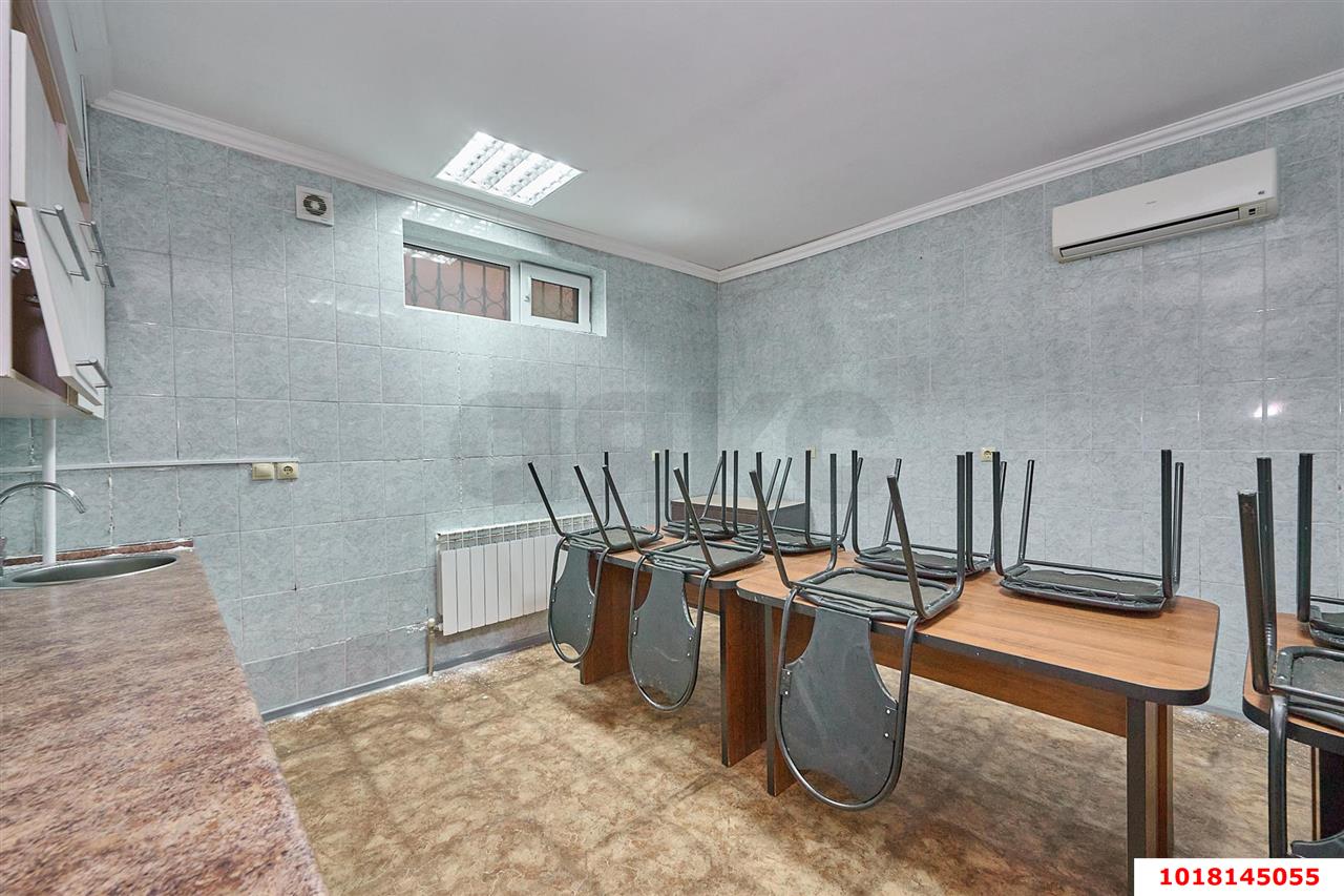 Фото №30: Отдельное здание 470&nbsp;м², 4/4&nbsp;эт. - Краснодар, Центральный внутригородской округ, мкр. Дубинка, ул. Черноморская, 47
