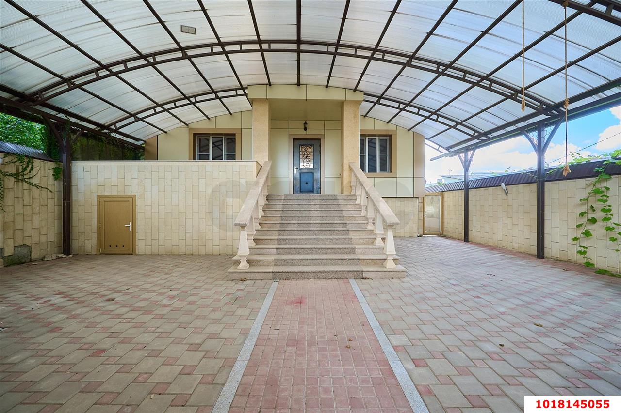 Фото №1: Отдельное здание 470&nbsp;м², 4/4&nbsp;эт. - Краснодар, Центральный внутригородской округ, мкр. Дубинка, ул. Черноморская, 47