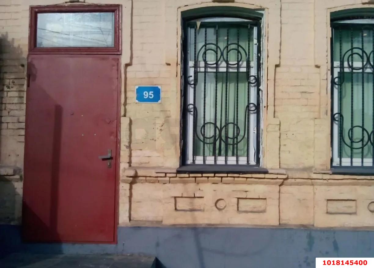 Фото №2: 2-комнатная квартира 32&nbsp;м², 1/1&nbsp;эт. - Краснодар, Центральный внутригородской округ, мкр. Центральный, ул. Митрофана Седина, 95