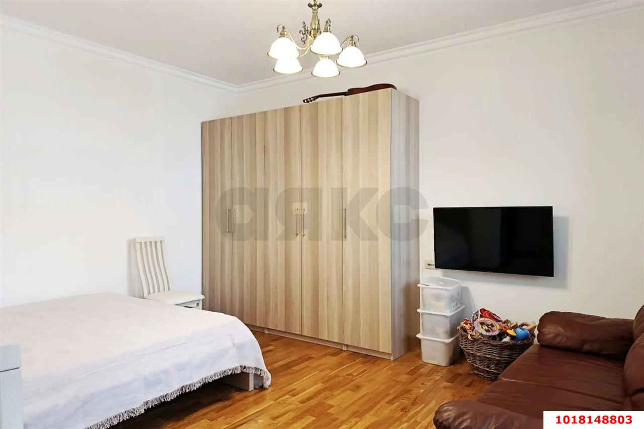 Фото №3: 3-комнатная квартира 80&nbsp;м², 14/16&nbsp;эт. - Краснодар, Западный внутригородской округ, мкр. Юбилейный, ул. 70-летия Октября, 1/4