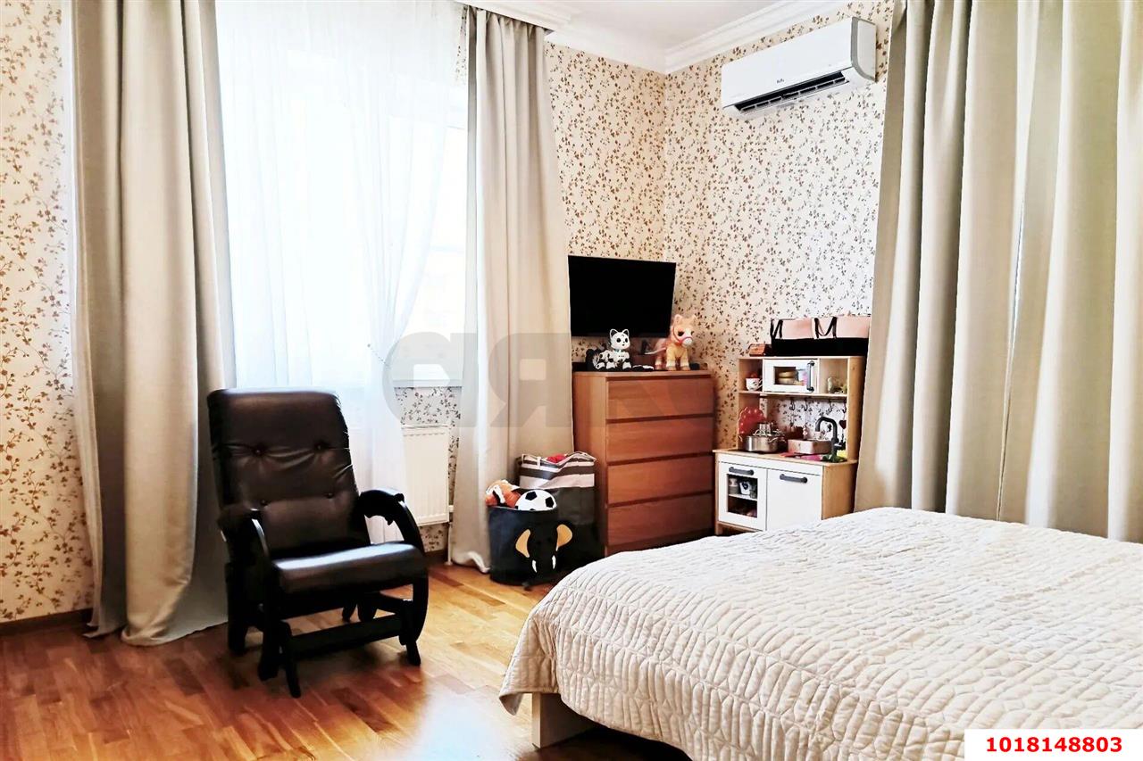Фото №5: 3-комнатная квартира 80&nbsp;м², 14/16&nbsp;эт. - Краснодар, Западный внутригородской округ, мкр. Юбилейный, ул. 70-летия Октября, 1/4
