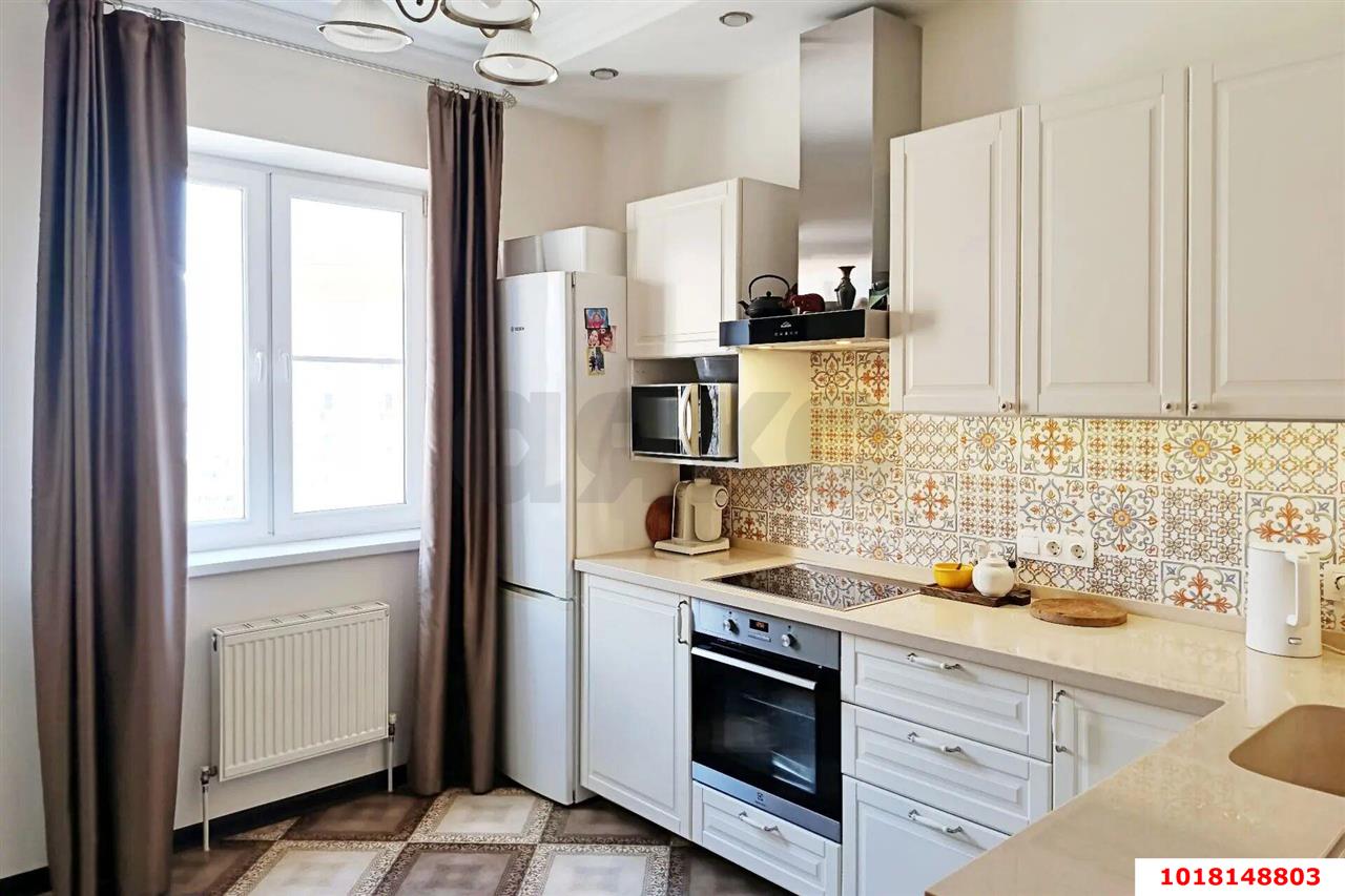 Фото №2: 3-комнатная квартира 80&nbsp;м², 14/16&nbsp;эт. - Краснодар, Западный внутригородской округ, мкр. Юбилейный, ул. 70-летия Октября, 1/4