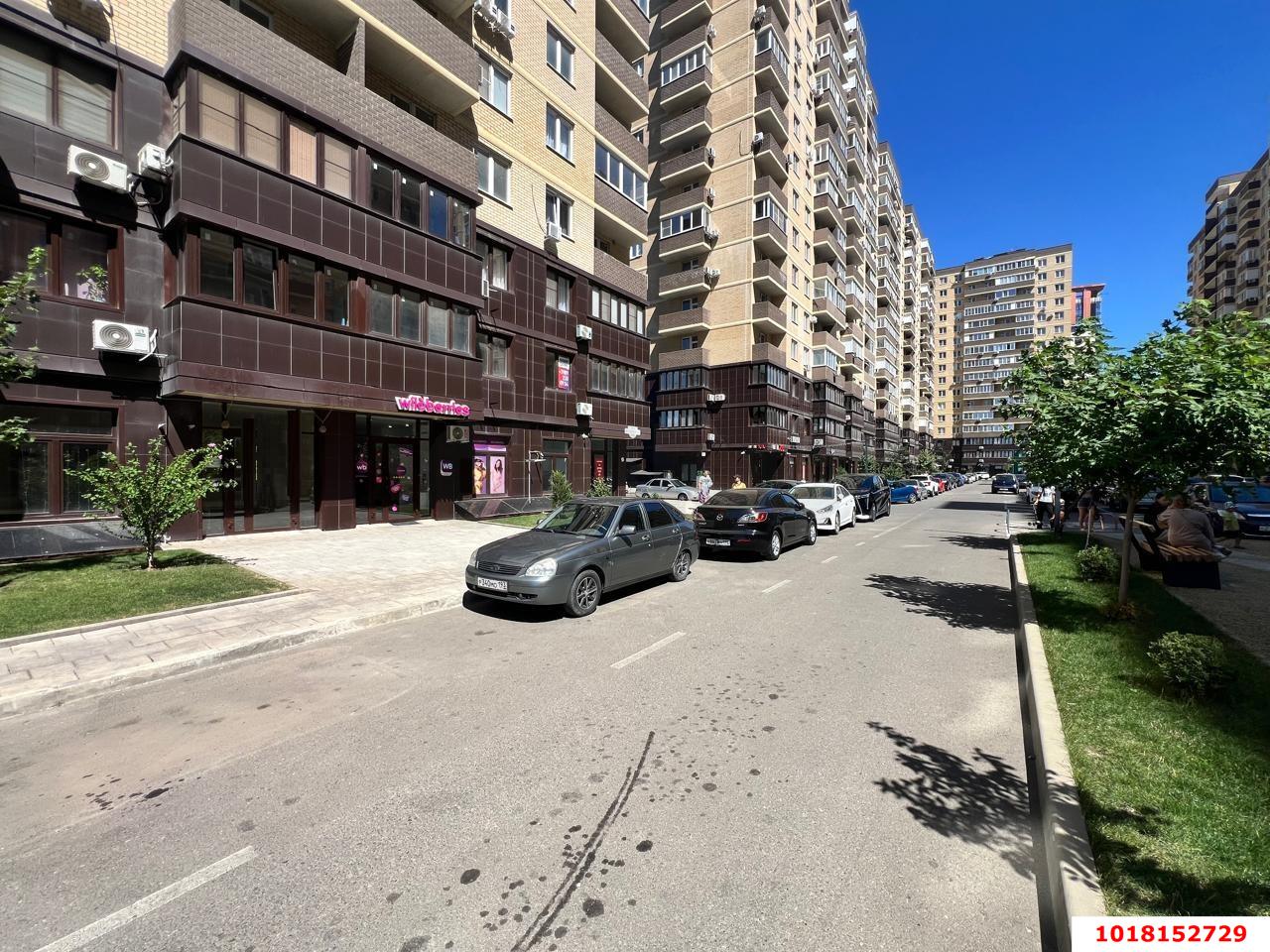 Фото №2: Торговое помещение 46&nbsp;м², 1/16&nbsp;эт. - Краснодар, Прикубанский внутригородской округ, мкр. жилой комплекс Ракурс, ул. имени Героя Ростовского, 8к6