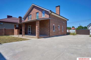 Фото №1: Дом 175 м² + 8 сот., 2 эт. - Российский, мкр. Прикубанский внутригородской округ, ул. Измаильская, 66