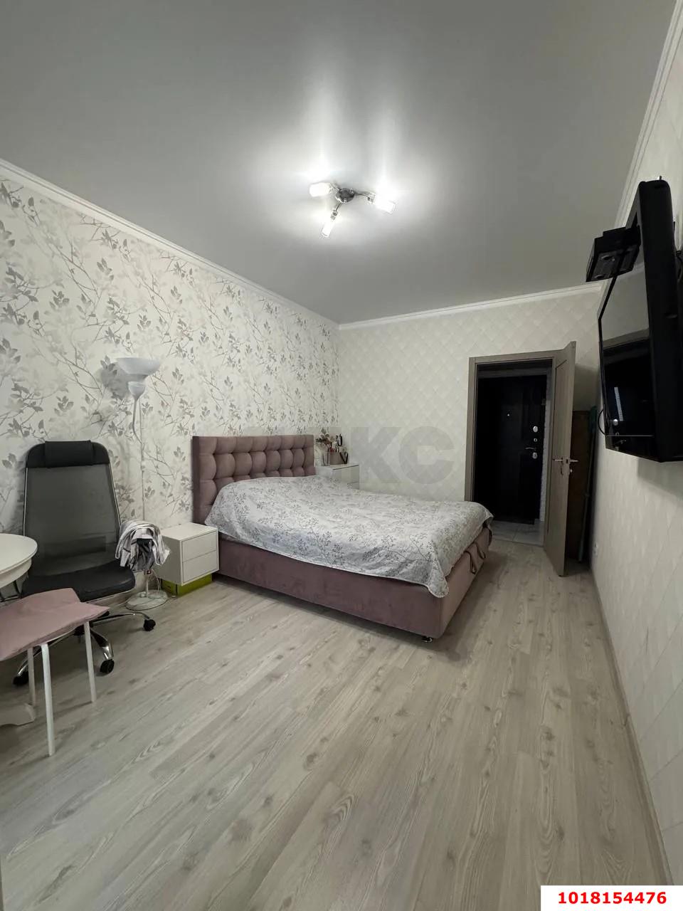 Фото №2: 2-комнатная квартира 42&nbsp;м², 3/18&nbsp;эт. - Краснодар, Прикубанский внутригородской округ, Музыкальный, ЖК Времена Года, мкр. имени Петра Метальникова, ул. Петра Метальникова, 5к1