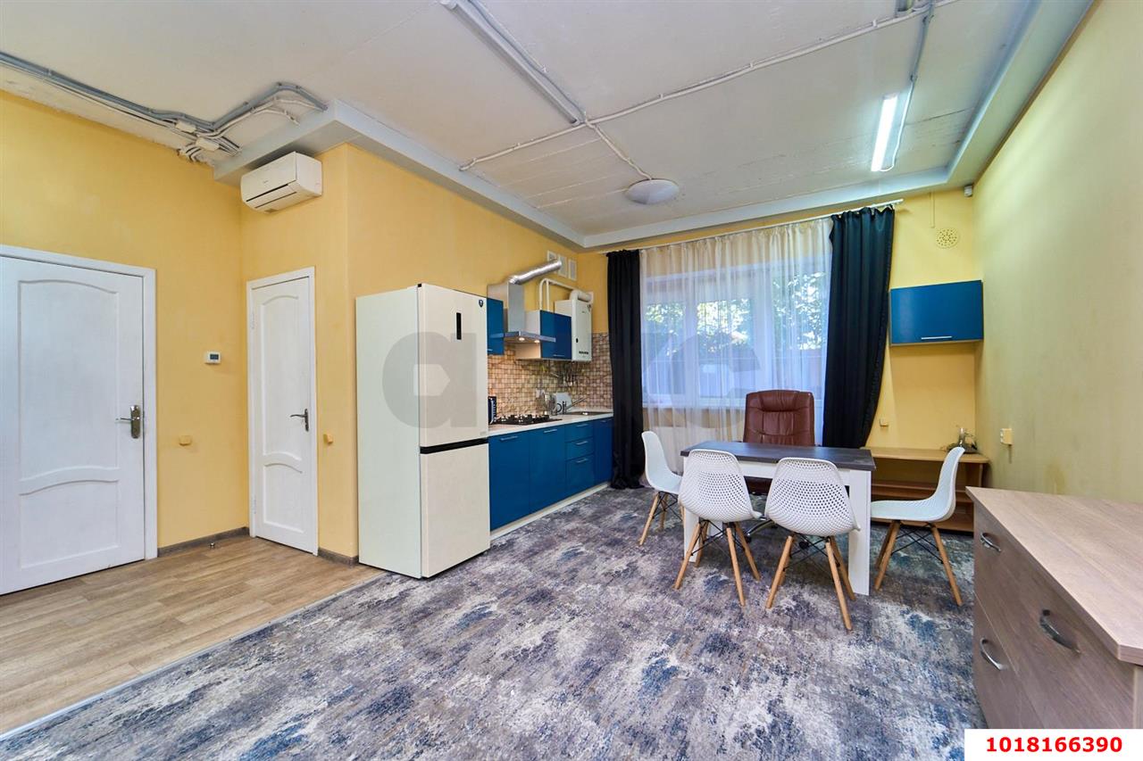 Фото №2: Дом 160&nbsp;м² + 2&nbsp;сот., 2&nbsp;эт. - Краснодар, Прикубанский внутригородской округ, мкр. 2-я Площадка, ул. Взлётная, 1/2