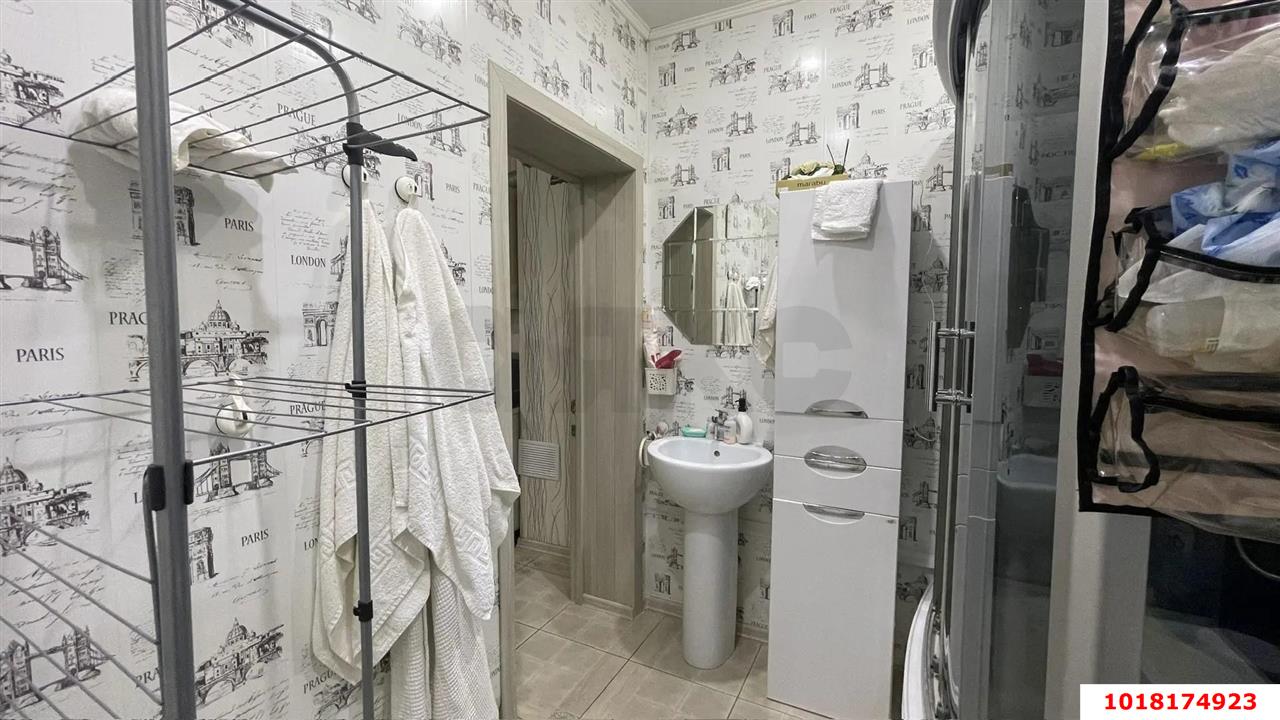 Фото №10: 3-комнатная квартира 56&nbsp;м², 1/1&nbsp;эт. - Краснодар, Центральный внутригородской округ, мкр. Черёмушки, ул. Айвазовского, 43