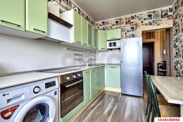 Фото №1: 2-комнатная квартира 58 м², 4/7 эт. - Краснодар, мкр. Новый, ул. Апрельская, 21