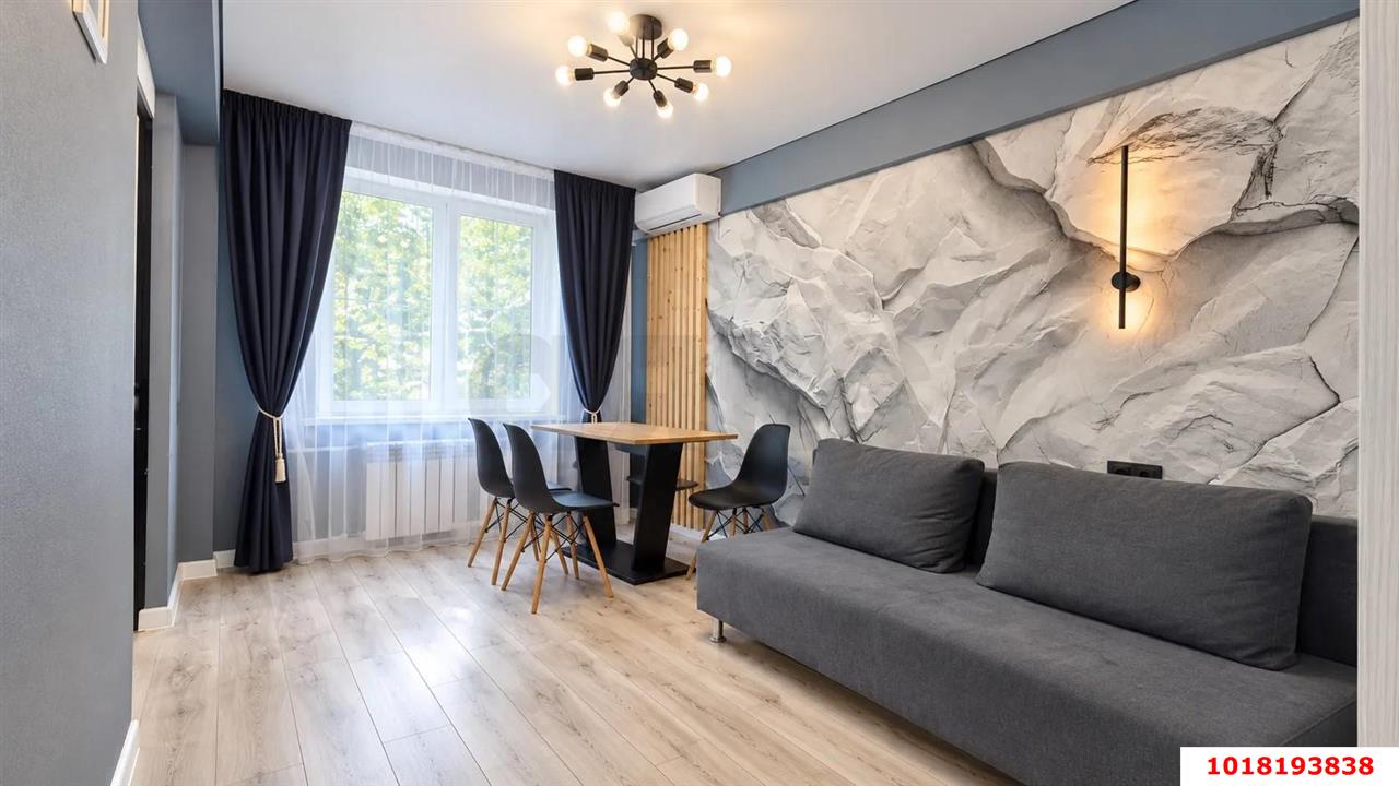 Фото №1: 3-комнатная квартира 59&nbsp;м², 4/5&nbsp;эт. - Краснодар, Прикубанский внутригородской округ, мкр. Завод Измерительных Приборов, ул. Карякина, 12
