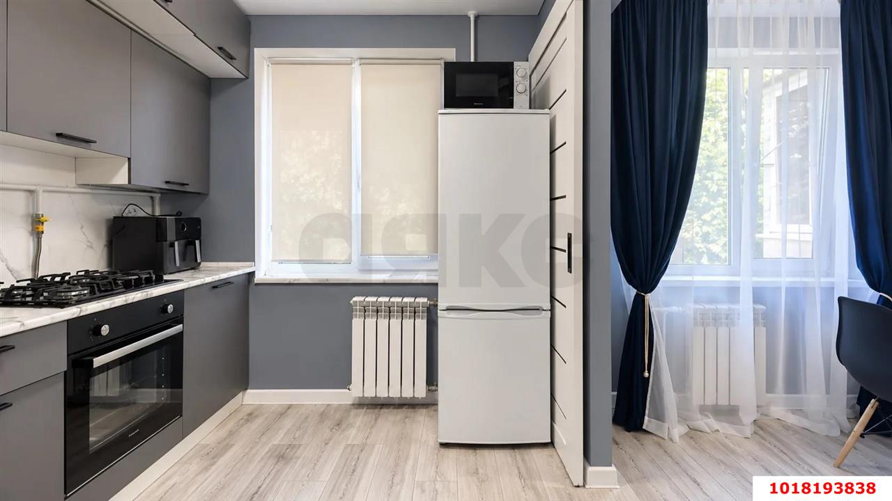 Фото №3: 3-комнатная квартира 59&nbsp;м², 4/5&nbsp;эт. - Краснодар, Прикубанский внутригородской округ, мкр. Завод Измерительных Приборов, ул. Карякина, 12