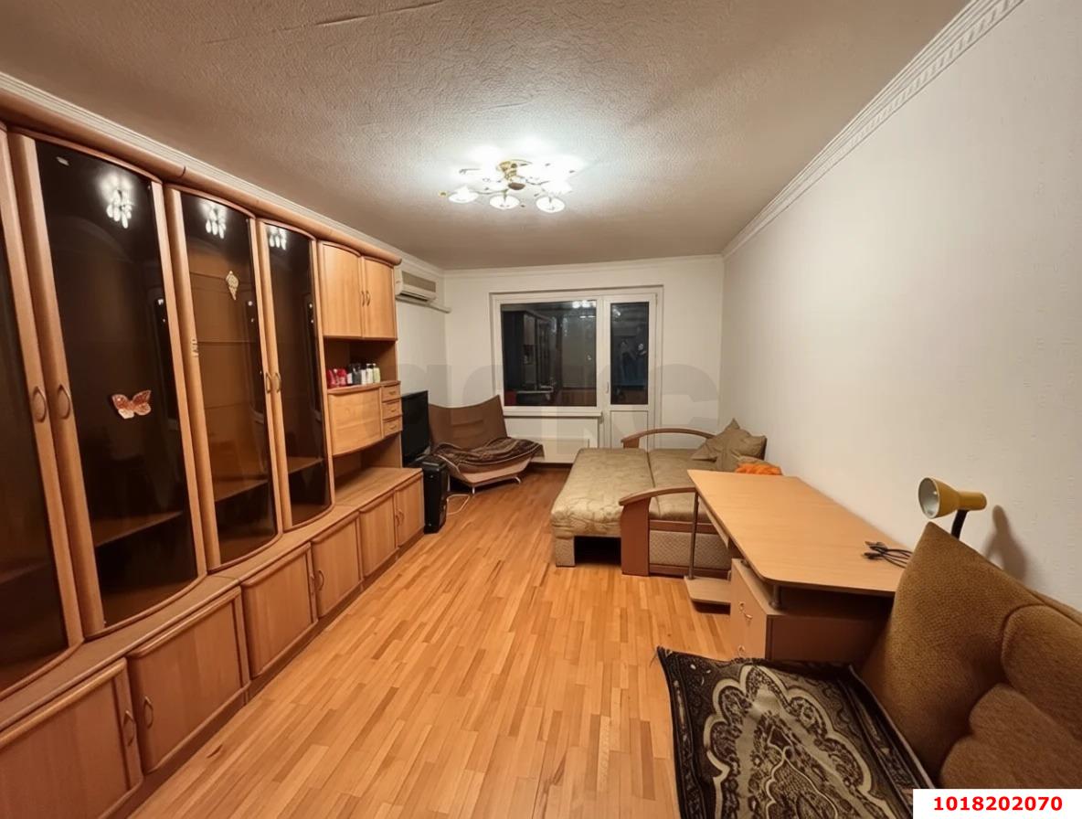 Фото №1: 3-комнатная квартира 73&nbsp;м², 2/9&nbsp;эт. - Краснодар, Карасунский внутригородской округ, мкр. Гидростроителей, ул. имени Игнатова, 67
