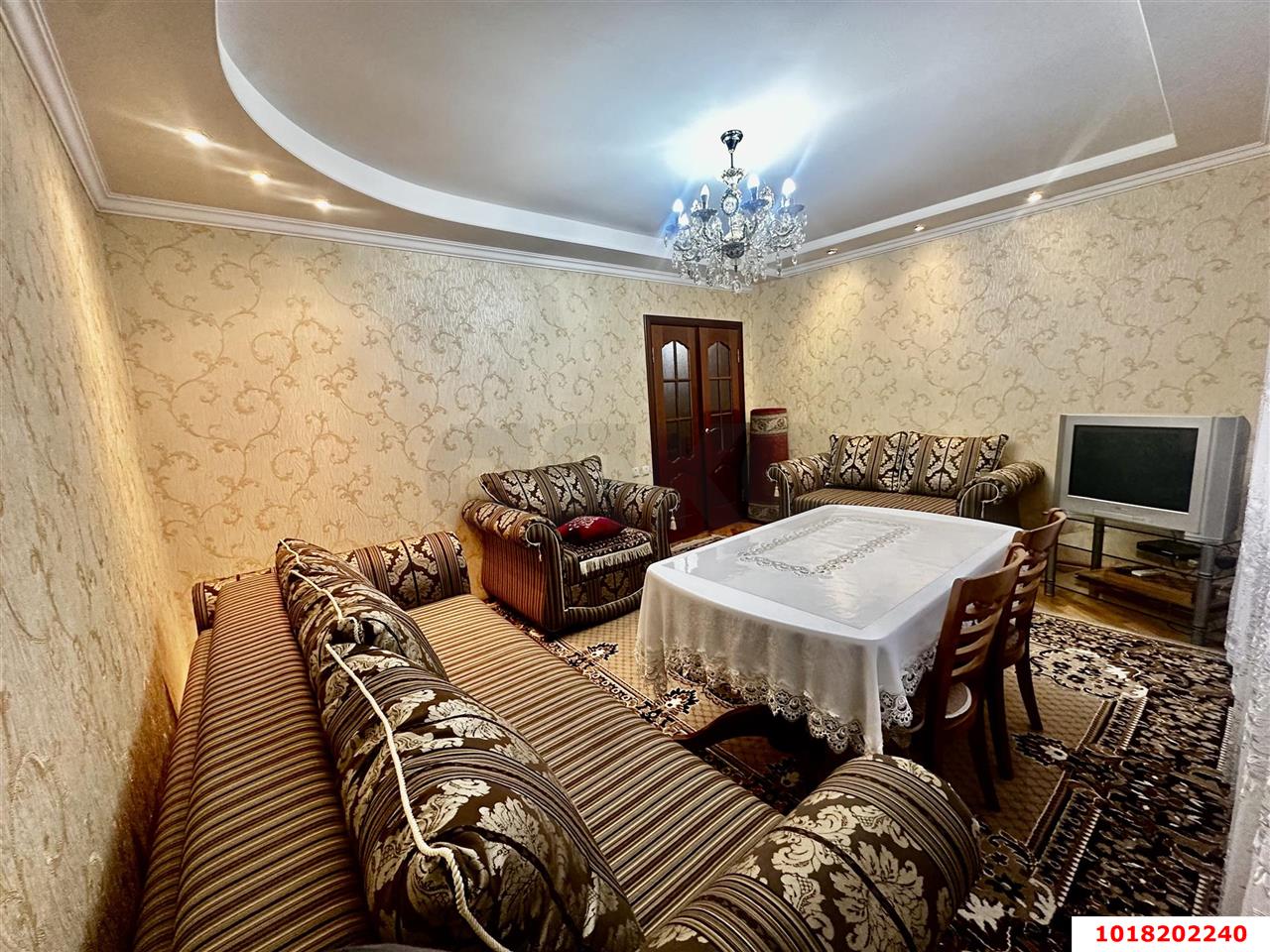 Фото №1: 3-комнатная квартира 68&nbsp;м², 1/5&nbsp;эт. - Адыгейск, пр-кт Ленина, 1