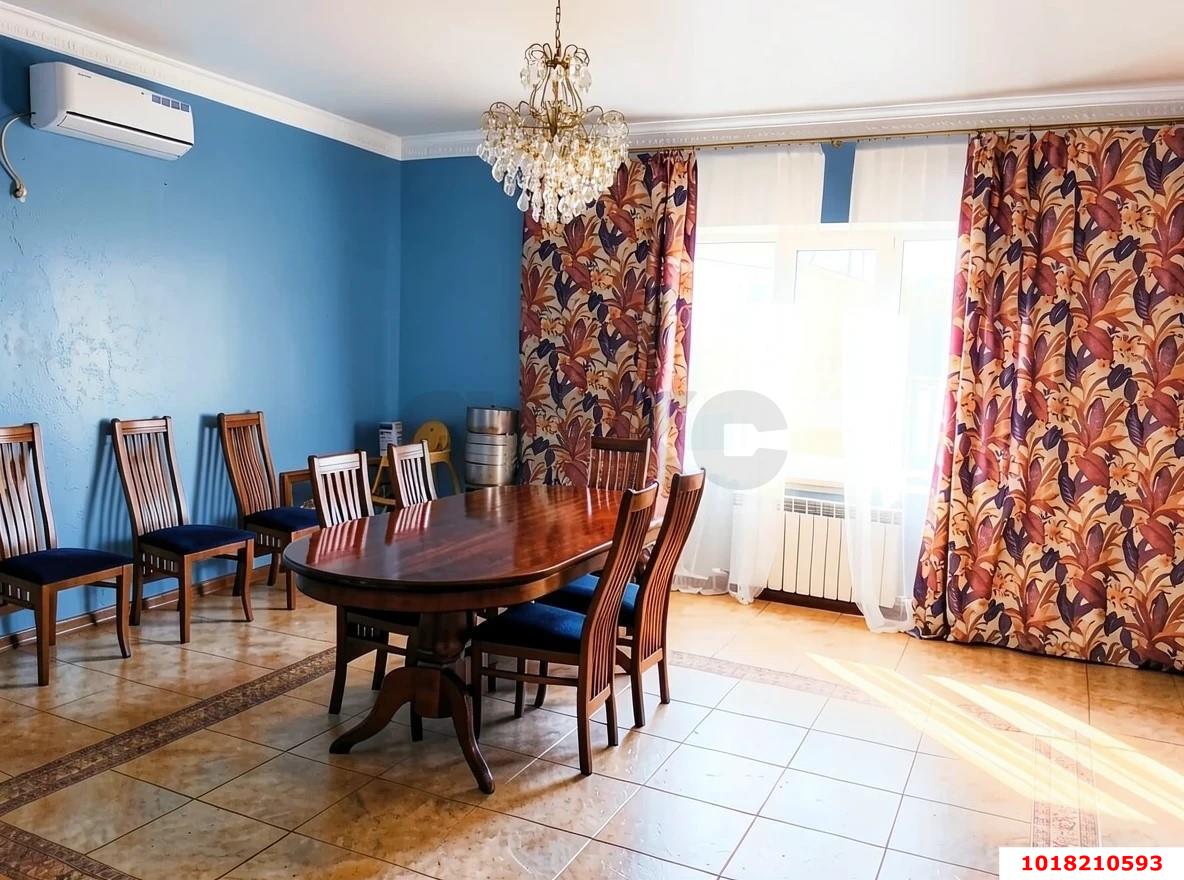 Фото №2: Дом 321&nbsp;м² + 8&nbsp;сот., 2&nbsp;эт. - Краснодар, Прикубанский внутригородской округ, мкр. Сады Калинина, ул. Троицкая, 72