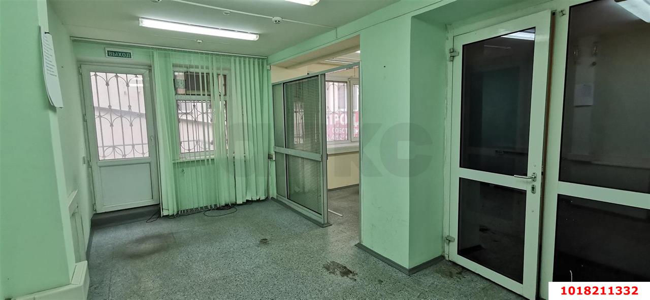 Фото №6: Торговое помещение 183&nbsp;м², 1/2&nbsp;эт. - Краснодар, Центральный внутригородской округ, мкр. Центральный, ул. Красная, 180