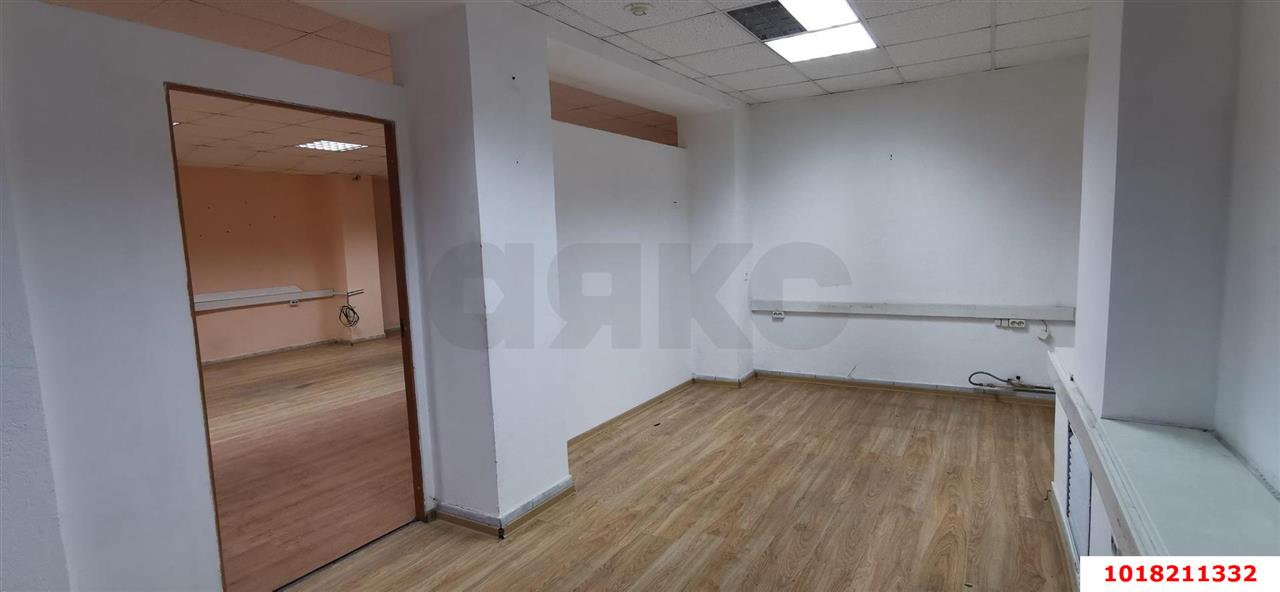 Фото №8: Торговое помещение 183&nbsp;м², 1/2&nbsp;эт. - Краснодар, Центральный внутригородской округ, мкр. Центральный, ул. Красная, 180