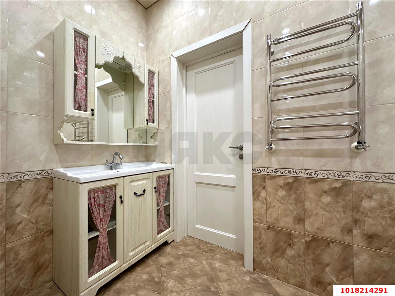Фото №7: Дом 154&nbsp;м² + 1.4&nbsp;сот., 3&nbsp;эт. - Краснодар, Прикубанский внутригородской округ, Калинино, мкр. Завод Радиоизмерительных Приборов, ул. Карельская, 14