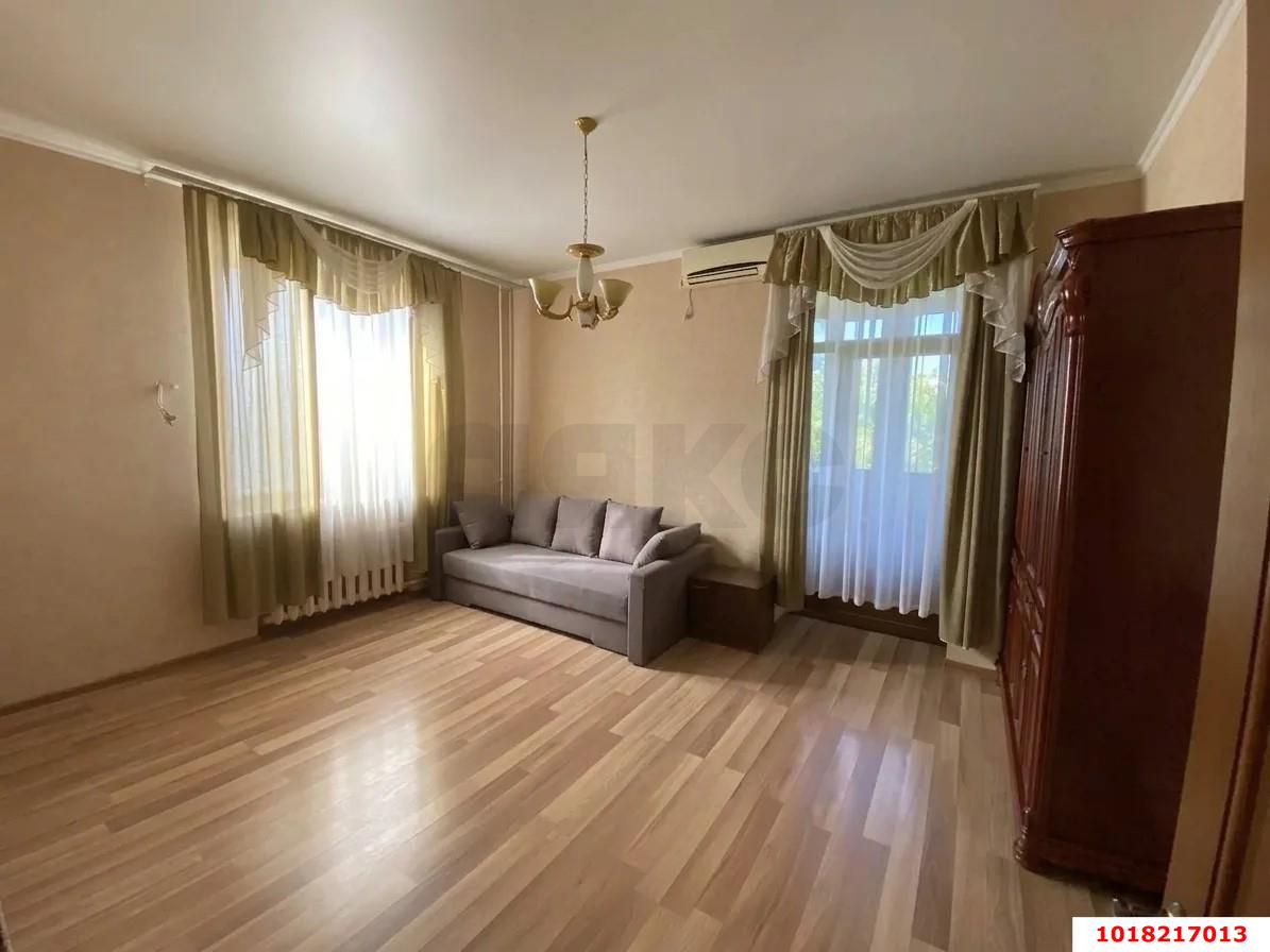 Фото №3: 2-комнатная квартира 50&nbsp;м², 4/4&nbsp;эт. - Краснодар, мкр. Центральный внутригородской округ, ул. Красная, 206