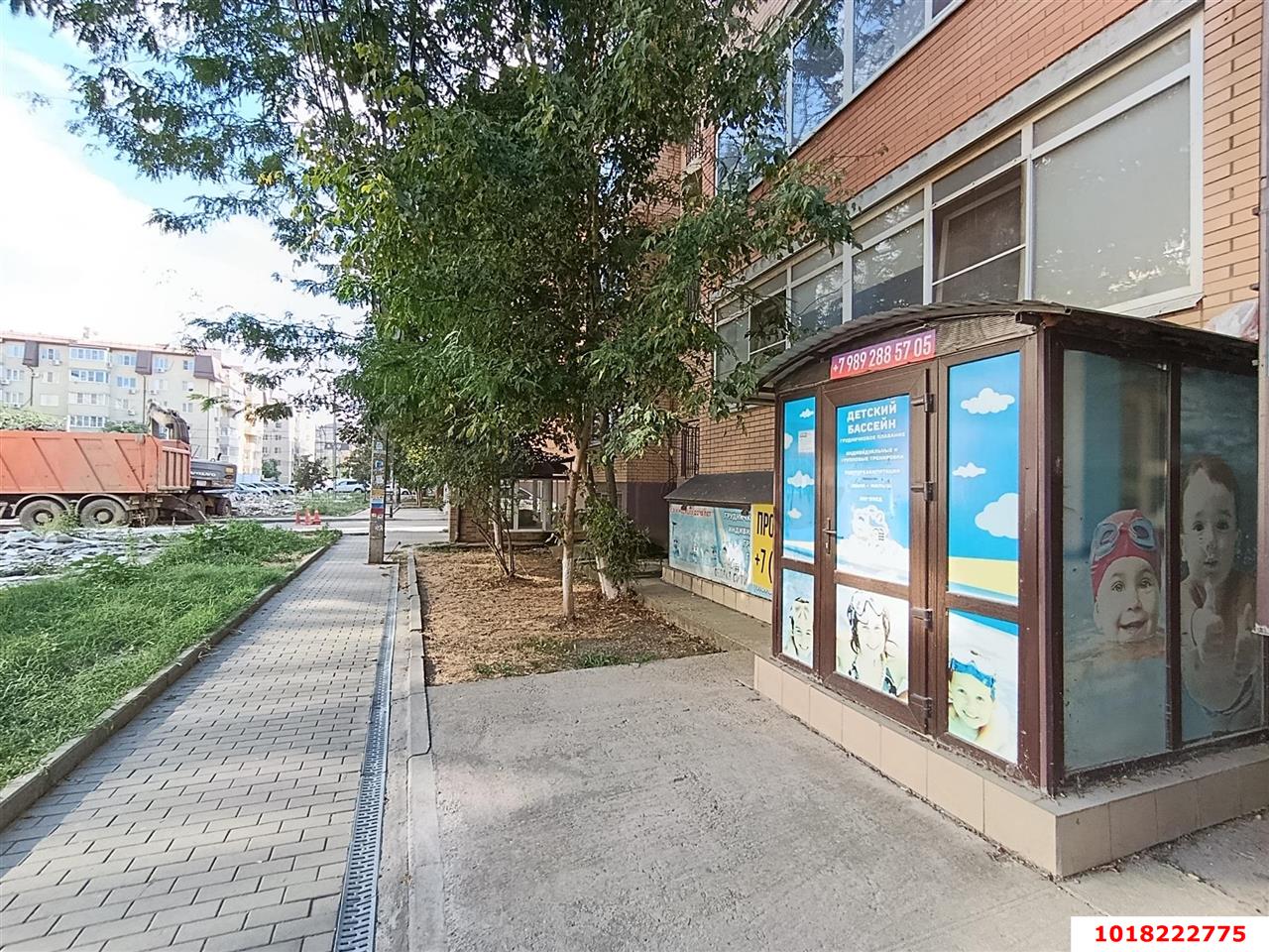 Фото №19: Торговое помещение 108&nbsp;м², 6&nbsp;эт. - Краснодар, Прикубанский внутригородской округ, ЖК Лучезарный, мкр. Музыкальный, ул. имени Сергея Есенина, 133