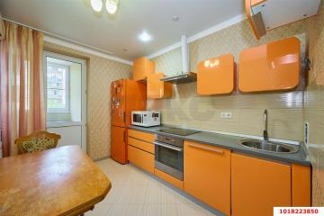 Фото №1: 3-комнатная квартира 60 м², 3/8 эт. - Краснодар, мкр. Светлоград, ул. Красных Партизан, 1/4к3