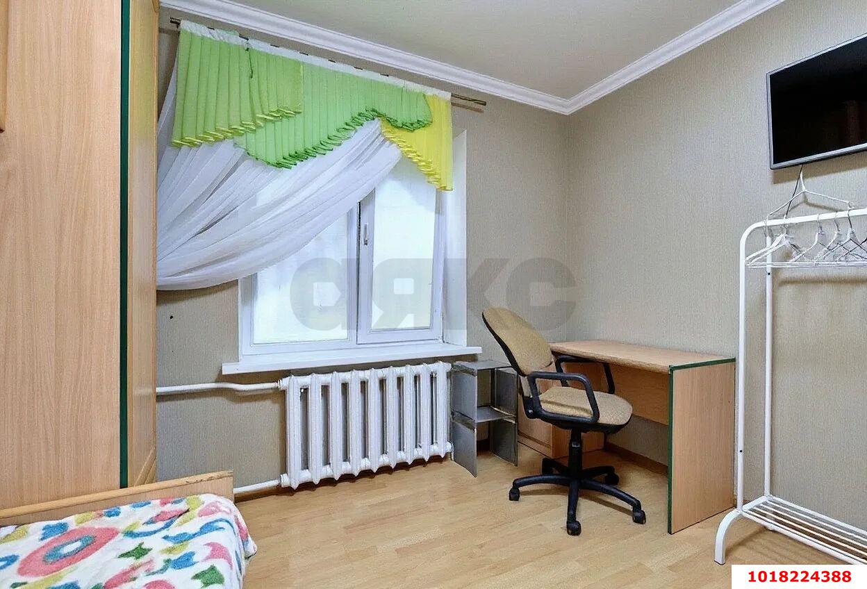 Фото №4: 4-комнатная квартира 86&nbsp;м², 1/10&nbsp;эт. - Краснодар, Прикубанский внутригородской округ, мкр. Завод Измерительных Приборов, ул. Зиповская, 28