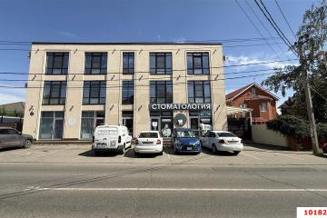 Фото №1: Отдельное здание 553 м², 1/3 эт. - Краснодар, мкр. Сады Калинина, ул. Средняя, 15