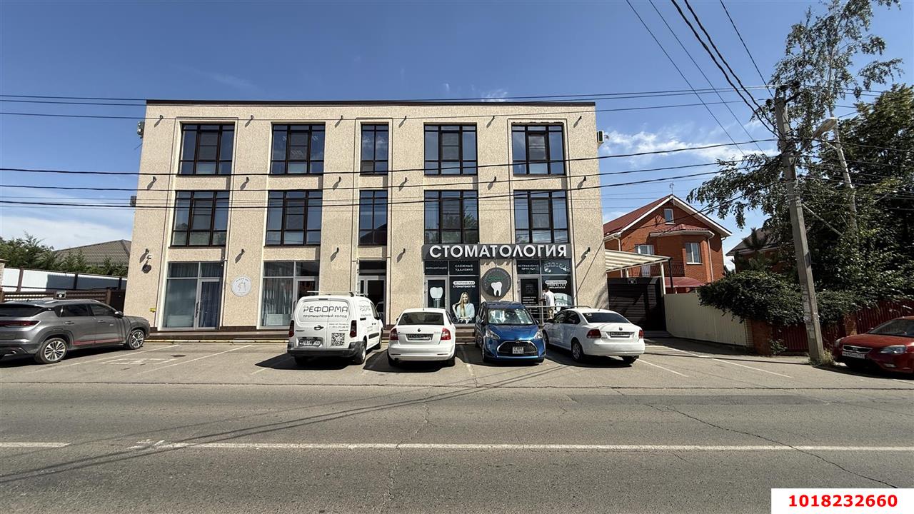 Фото №1: Отдельное здание 553&nbsp;м², 1/3&nbsp;эт. - Краснодар, Прикубанский внутригородской округ, мкр. Сады Калинина, ул. Средняя, 15