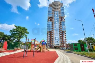 Фото №1: 2-комнатная квартира 69&nbsp;м², 17/24&nbsp;эт. - Краснодар, мкр. Центральный, ул. Митрофана Седина, 131