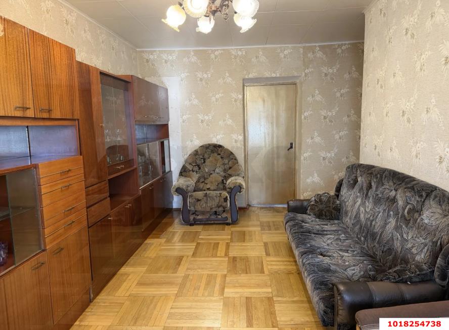 Фото №1: 3-комнатная квартира 63&nbsp;м², 5/5&nbsp;эт. - Краснодар, мкр. Западный внутригородской округ, ул. 4-я Линия Нефтяников, 5