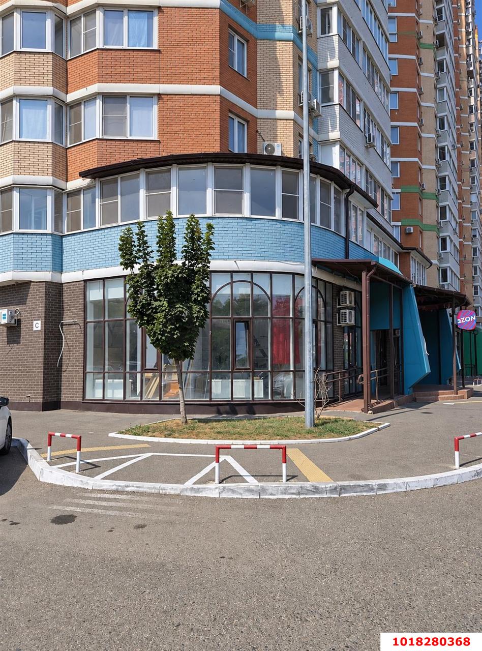 Фото №5: Торговое помещение 75&nbsp;м², 1/24&nbsp;эт. - Краснодар, Карасунский внутригородской округ, Черёмушки, мкр. ЖК Большая Таманская, ул. Таманская, 153к2