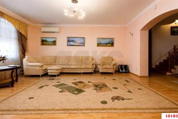 Фото №1: Дом 244 м² + 6 сот., 2 эт. - Ленина, мкр. Карасунский внутригородской округ, ул. Уманская