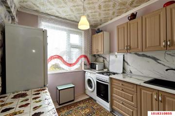 Фото №1: 3-комнатная квартира 50 м², 5/5 эт. - Краснодар, мкр. Фестивальный, ул. Яна Полуяна, 34