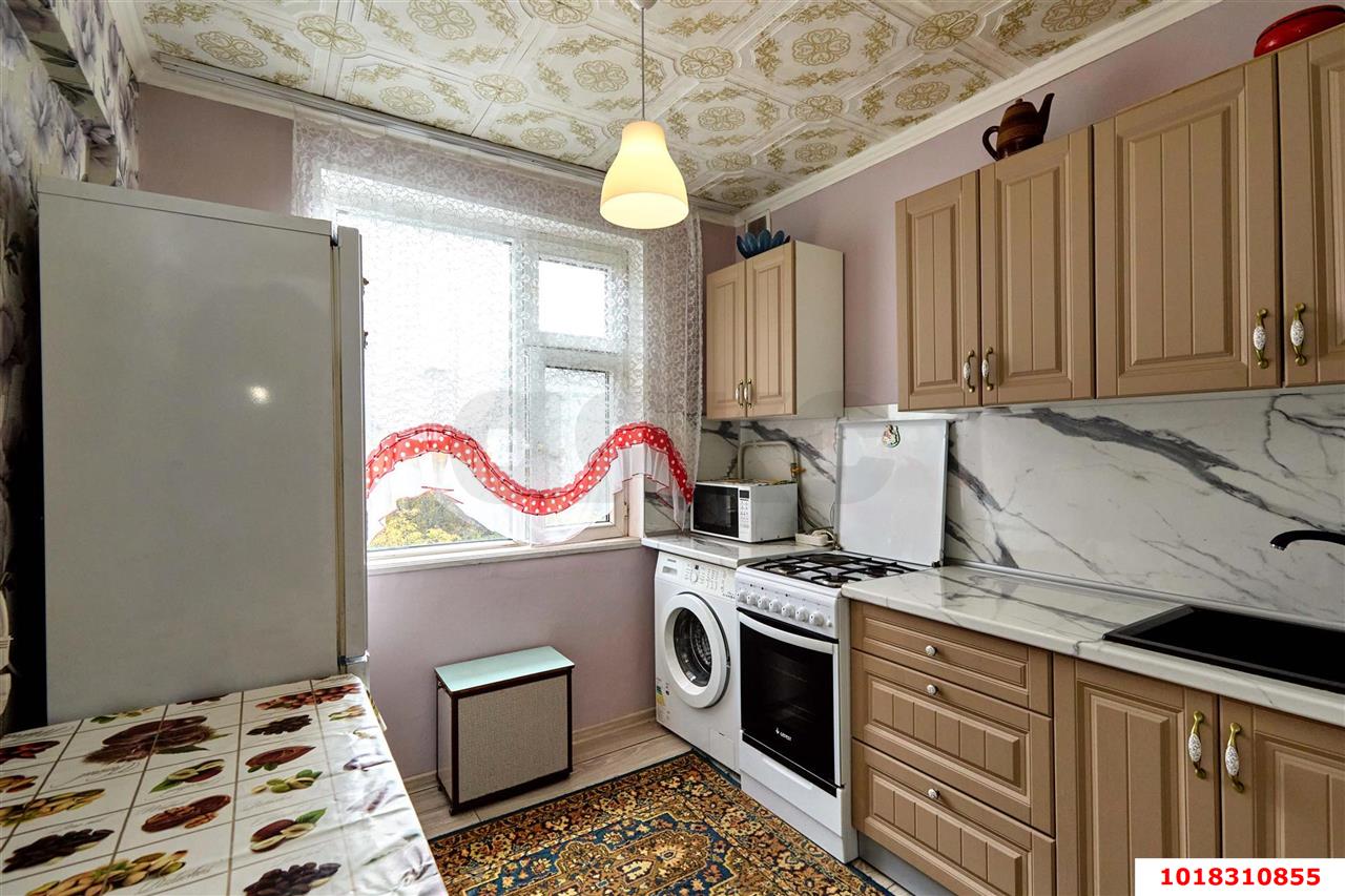 Фото №1: 3-комнатная квартира 53&nbsp;м², 5/5&nbsp;эт. - Краснодар, Прикубанский внутригородской округ, мкр. Фестивальный, ул. Яна Полуяна, 34