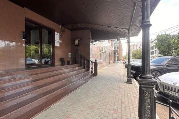 Фото №1: Торговое помещение 263 м², 2 эт. - Краснодар, мкр. Центральный, ул. Кутузова, 75