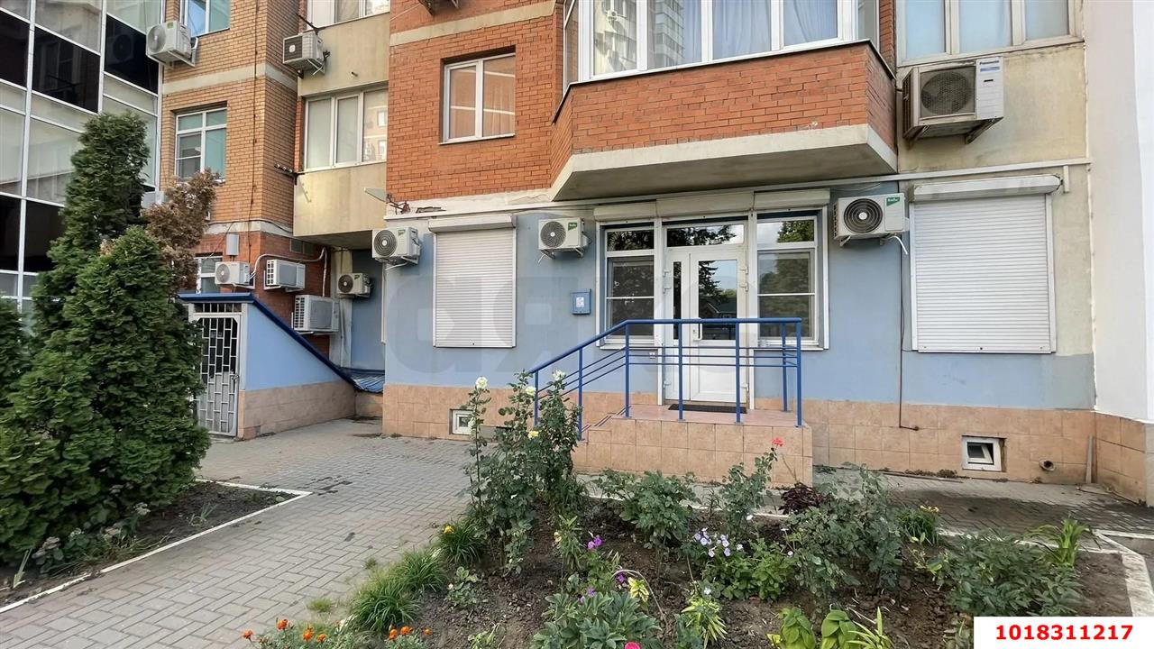 Фото №1: Студия 79&nbsp;м², 1/17&nbsp;эт. - Краснодар, Карасунский внутригородской округ, мкр. Комсомольский, ул. Тюляева, 2/1