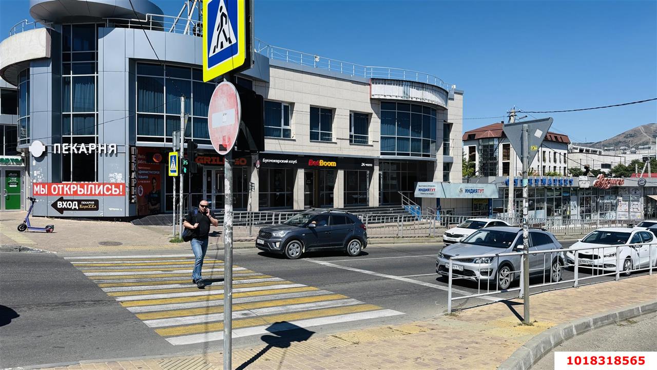 Фото №7: Торговое помещение 442&nbsp;м², 1/1&nbsp;эт. - Новороссийск, р. Центральный, ул. Чайковского, 7/36