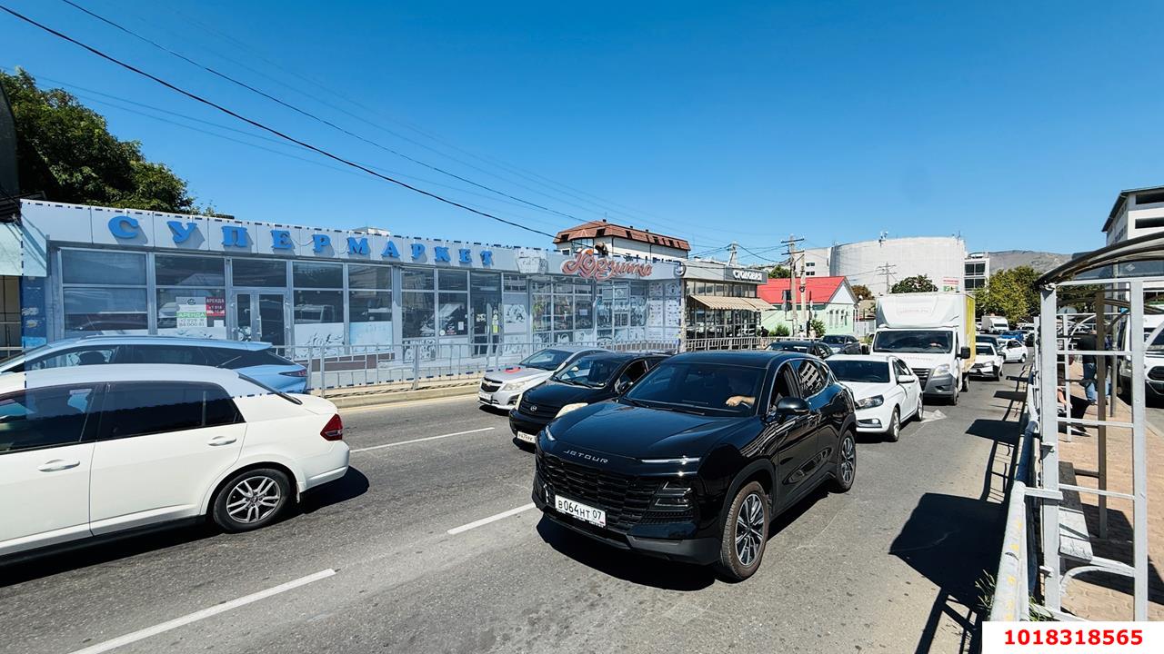 Фото №1: Торговое помещение 442&nbsp;м², 1/1&nbsp;эт. - Новороссийск, р. Центральный, ул. Чайковского, 7/36