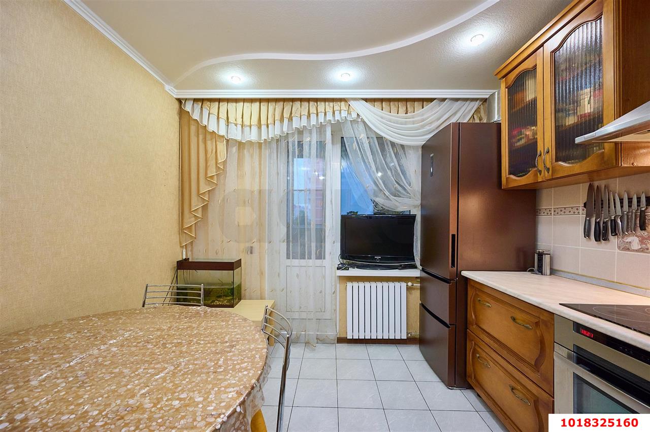Фото №3: 3-комнатная квартира 90&nbsp;м², 3/10&nbsp;эт. - Краснодар, Карасунский внутригородской округ, мкр. Гидростроителей, ул. Трудовой Славы, 1
