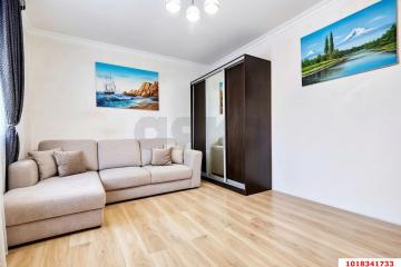 Фото №1: 2-комнатная квартира 52&nbsp;м², 2/4&nbsp;эт. - Краснодар, мкр. Завод Радиоизмерительных Приборов, ул. Алуштинская, 13