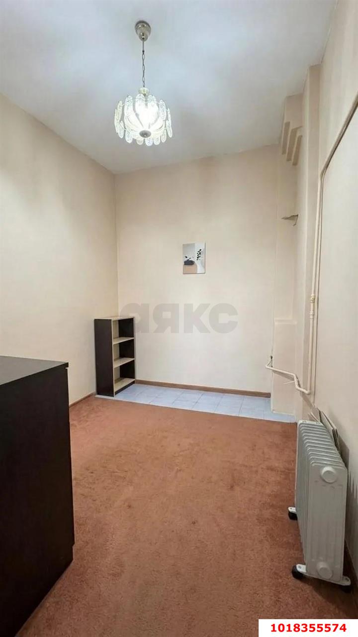 Фото №3: 2-комнатная квартира 35&nbsp;м², 1/1&nbsp;эт. - Краснодар, Центральный внутригородской округ, мкр. Центральный, ул. Красноармейская, 67