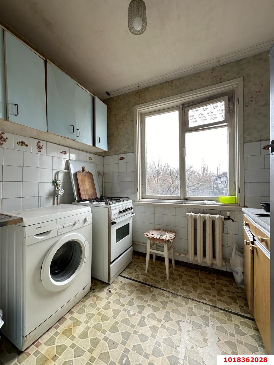 Фото №1: 3-комнатная квартира 53&nbsp;м², 5/5&nbsp;эт. - Краснодар, Карасунский внутригородской округ, мкр. Гидростроителей, ул. имени Дмитрия Благоева, 2
