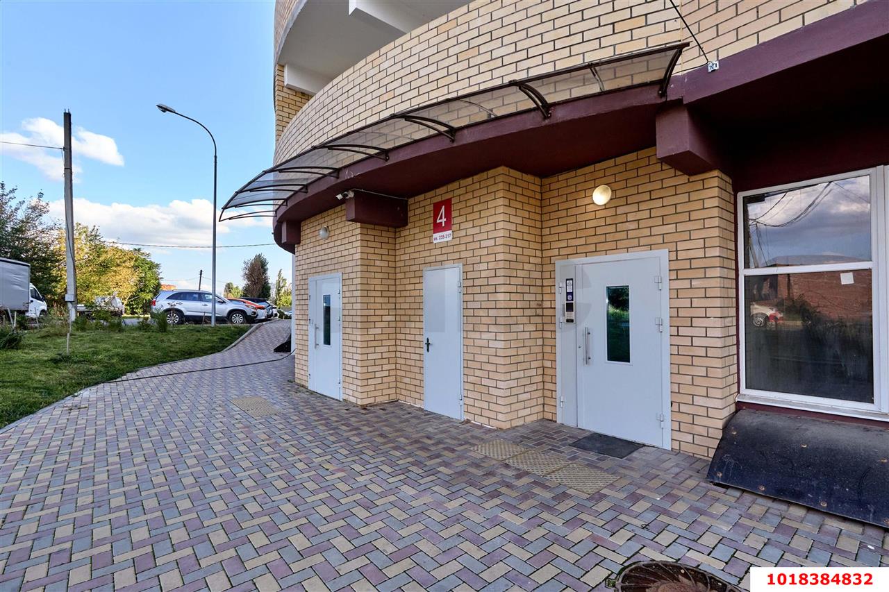 Фото №3: 1-комнатная квартира 61&nbsp;м², 18/22&nbsp;эт. - Краснодар, Центральный внутригородской округ, Дубинка, жилой комплекс Радонеж, мкр. Черёмушки, ул. Вишняковой, 1/23к1