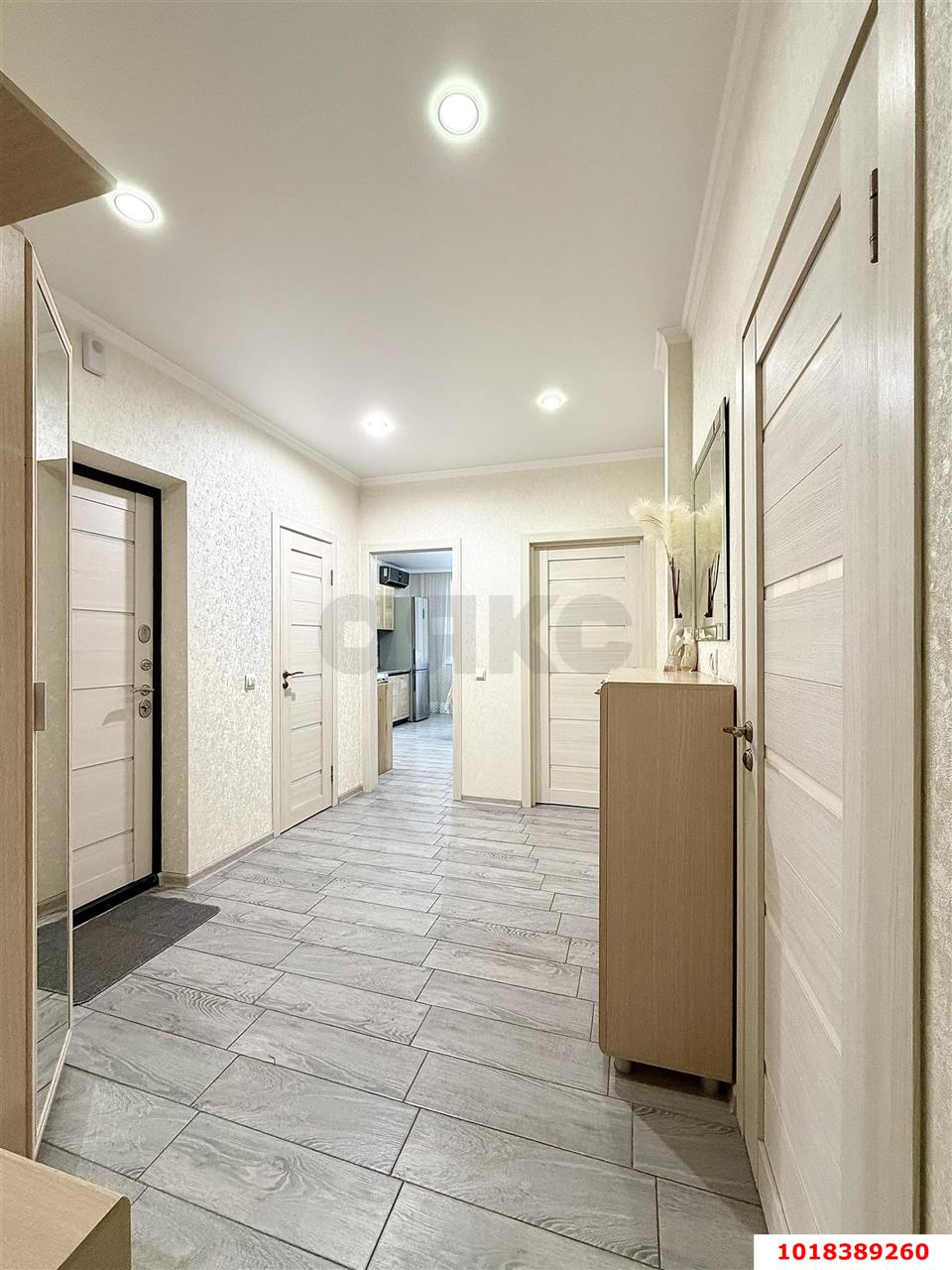 Фото №3: 2-комнатная квартира 70&nbsp;м², 11/25&nbsp;эт. - Краснодар, Прикубанский внутригородской округ, Завод Измерительных Приборов, мкр. ЖК Москва, ул. Российская, 79/3к2