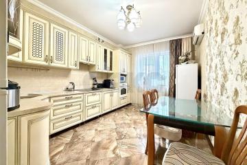 Фото №1: 2-комнатная квартира 73 м², 5/16 эт. - Краснодар, мкр. Центральный, ул. Промышленная, 19/1