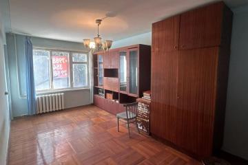 Фото №1: 3-комнатная квартира 69 м², 1/5 эт. - Краснодар, мкр. Гидростроителей, ул. Трудовой Славы, 48