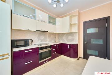 Фото №1: 2-комнатная квартира 57 м², 10/22 эт. - Краснодар, мкр. ЖК Возрождение, ул. имени 40-летия Победы, 127
