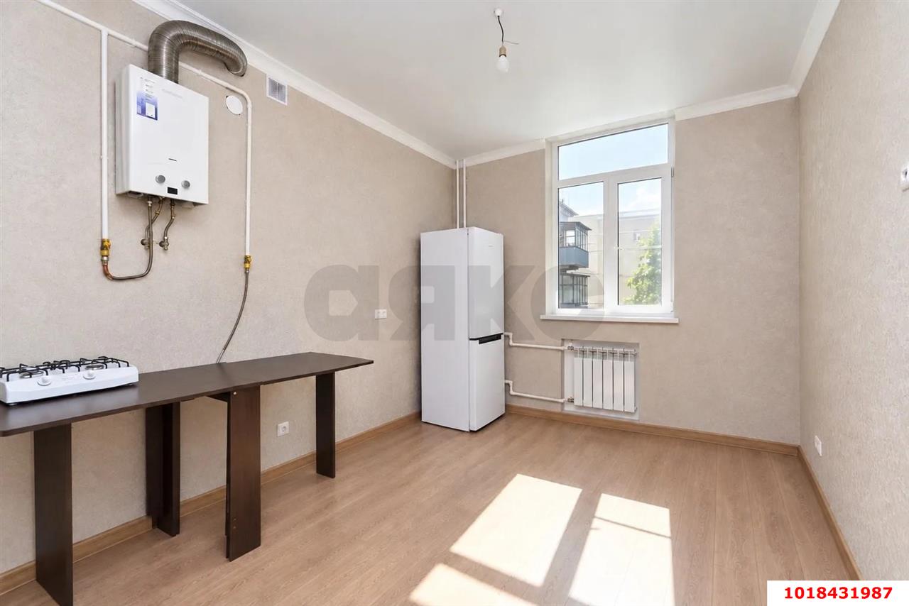 Фото №3: 2-комнатная квартира 62&nbsp;м², 2/3&nbsp;эт. - Краснодар, мкр. Западный внутригородской округ, ул. Красная, 129
